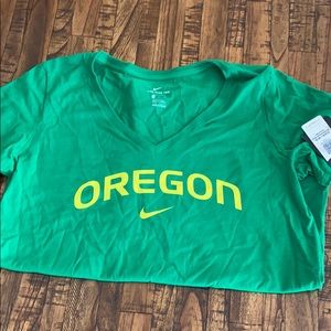 Oregon Ducks women’s Nike tee, size Medium, NWT